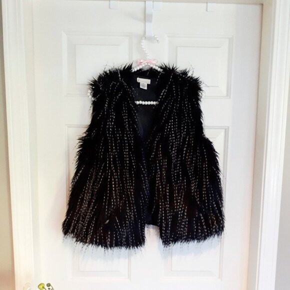 EUC Collection Eighteen black & white faux fur short vest, S/M - Picture 3 of 4